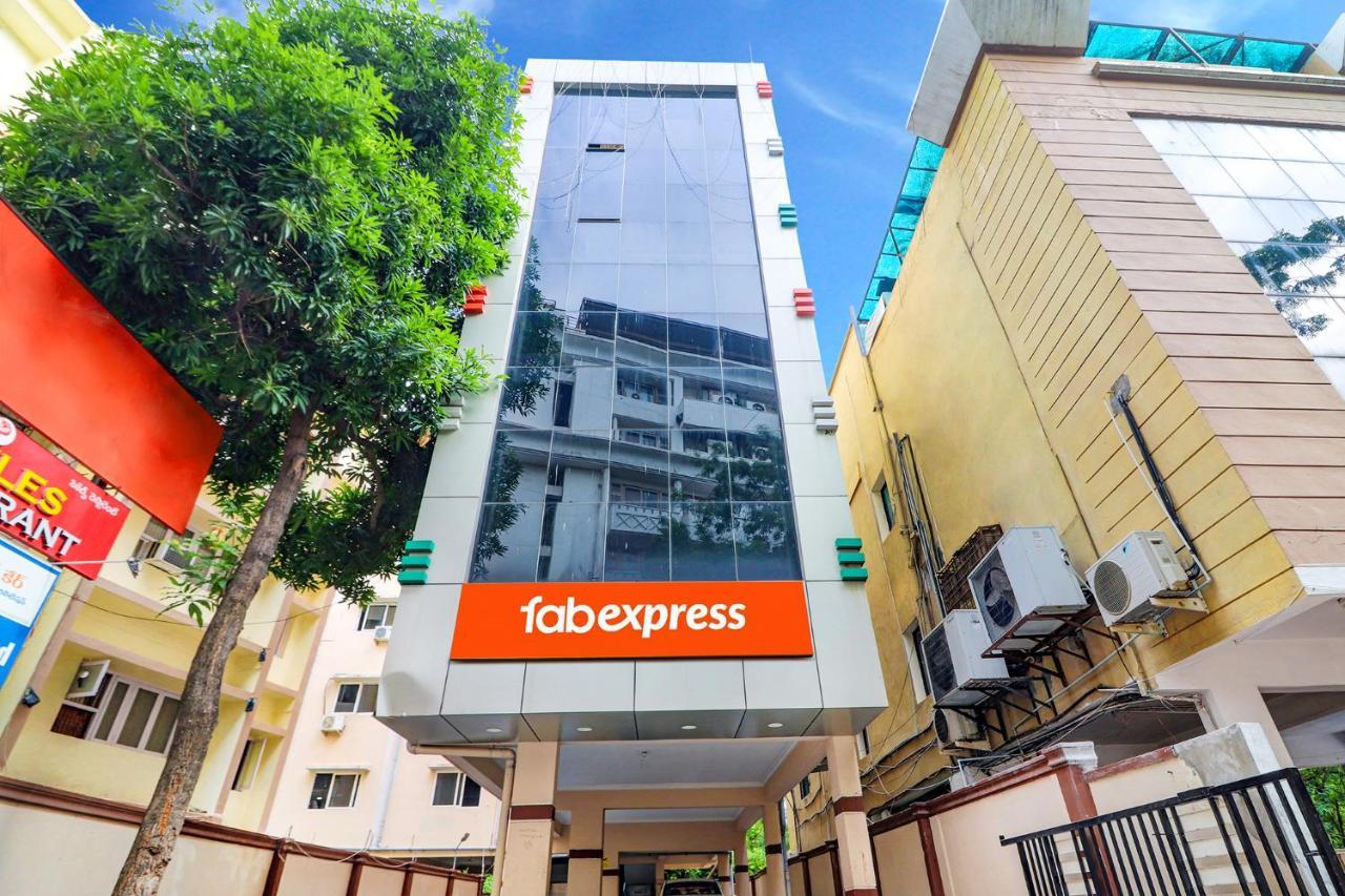 Hotel Fabexpress Mid Town Hyderabad Exterior foto